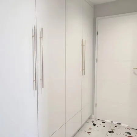 Westin House 312 شقة